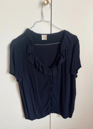 Chemise à volants des petits hauts taille 2, marque: Des Petits Hauts, état: Très bon état, taille: M / 38 / 10, 10,00 €, 11,20 € Protection acheteurs incluse