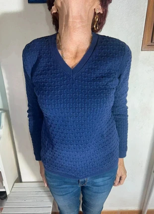 Pull Tommy Hilfiger Bleu marine- Logo- Col V- Torsadée- taille S- femme, marque: Tommy Hilfiger, état: Très bon état, taille: S / 36 / 8, 16,90 €, 18,45 € Protection acheteurs incluse