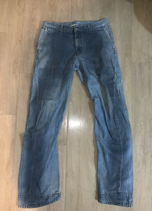 Jeans Levi’s couture tournante années 2000 taille 30, brand: Levi Strauss & Co., condition: Satisfactory, size: W30, €10.00, €11.20 includes Buyer Protection