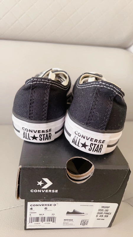 New Converse Sneaker women size 6 4