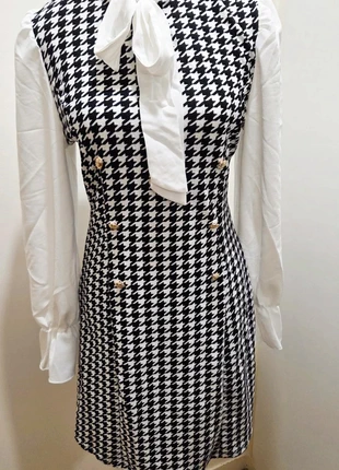 Robe  élégante à manches évasées et nœud chic, merk: Tendance, staat: Nieuw zonder prijskaartje, maat: M / 38 / 10, € 23,00, € 24,85 inclusief Kopersbescherming