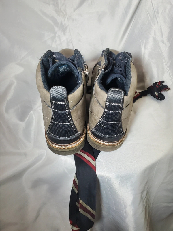 Grey mens Sonoma boots 4