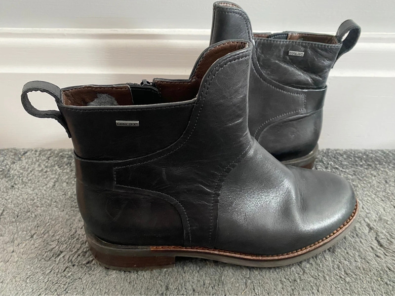 Clarks Gore-tex black boots - Vinted