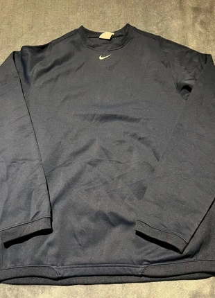 Pull Nike bleu marine taille M, marque: Nike, état: Très bon état, taille: M, 17,00 €, 18,55 € Protection acheteurs incluse