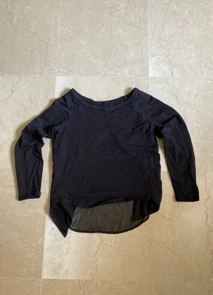 Maglietta Benetton nera con tulle sulla schiena, marca: United Colors of Benetton, estado: Nuevo sin etiquetas, tamaño: XS / 34 / 6, 5,00 €, 5,95 € Protección al comprador incluida