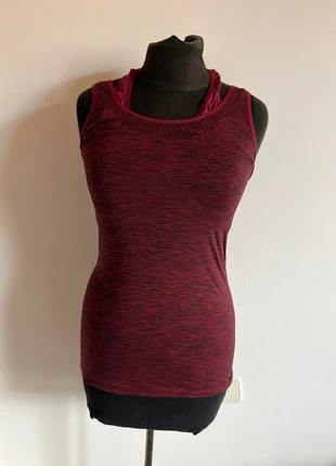 Haut de sport bordeaux et noir M Tissaia en très bon état, marca: Tissaia, estado: Muito bom, tamanho: M / 38 / 10, €3.00, €3.85 inclui Proteção do Comprador