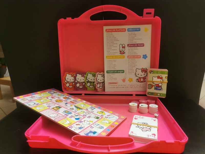 Malette de 50 jeux Hello Kitty + 1 jeu de 7 familles Hello Kitty 3