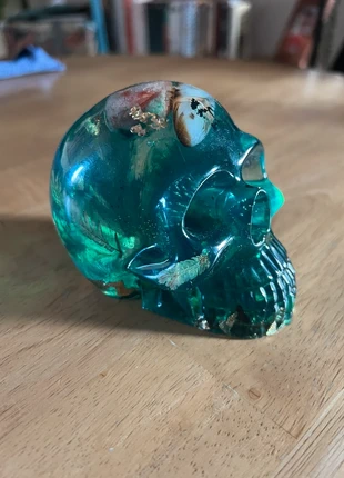 Tête de mort déco en époxy verte – Pièce unique, marque: Original, état: Très bon état, 18,00 €, 19,60 € Protection acheteurs incluse