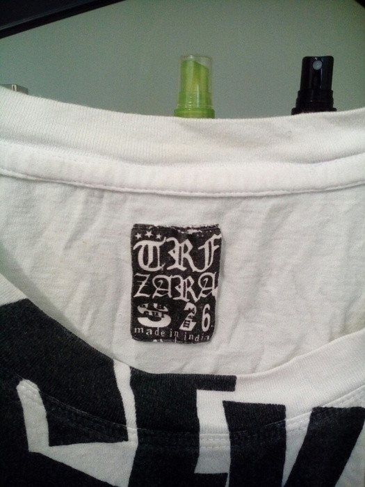 Tee shirt large Zara avec inscriptions 2