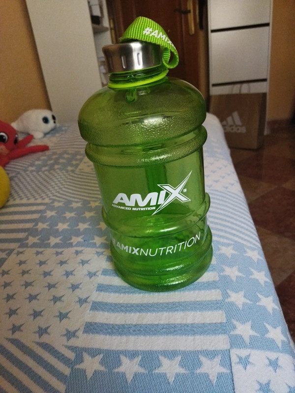 Botella de agua Amix de 2,2litros