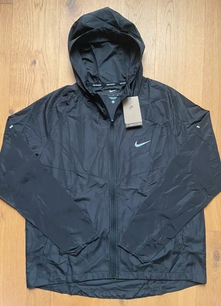 Nike veste running miller noir taille L, marque: Nike, état: Neuf avec étiquette, taille: L, 55,00 €, 58,45 € Protection acheteurs incluse