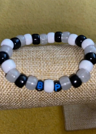 Black parade Kandi Bracelet, merk: Scene, staat: Heel goed, € 2,00, € 2,80 inclusief Kopersbescherming