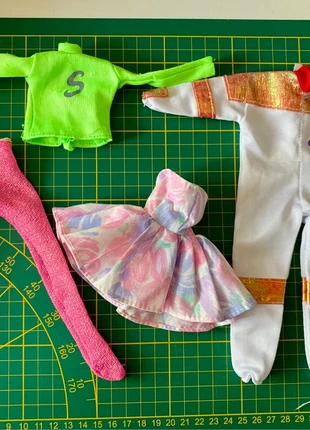 Lot vêtements sindy et perle, marque: Sindy, état: Bon état, taille: Taille unique, 5,00 €, 5,95 € Protection acheteurs incluse