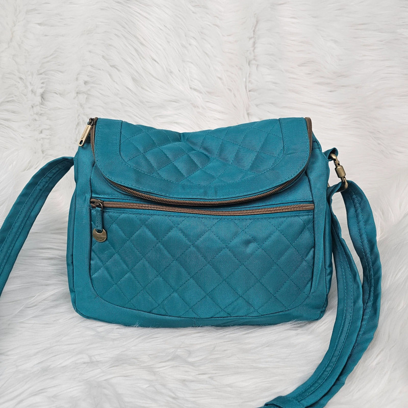 Travelon crossbody bag 1