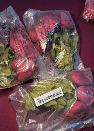 Roses, brand: Shein, condition: New with tags, €2.50, €3.33 includes Buyer Protection