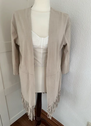 Amisu Beige Cardigan mit Fransen, Gr. 36, merk: Amisu, staat: Nieuw met prijskaartje, maat: S / 36 / 8, € 4,00, € 4,90 inclusief Kopersbescherming
