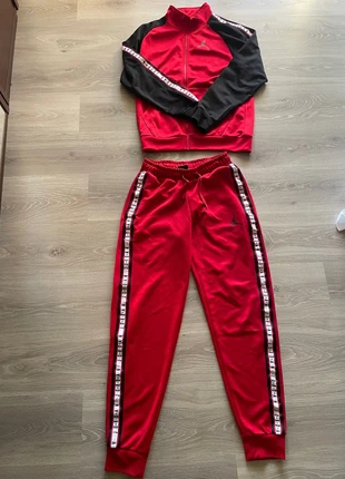 Ensemble Jordan neuf veste et bas, merk: Jordan, staat: Nieuw zonder prijskaartje, maat: S, € 60,00, € 63,70 inclusief Kopersbescherming