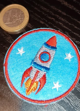 Badge thermocollant - motif Fusée dans les étoiles - thème espace, zustand: Neu, größe: Einheitsgröße, 1,50 €, 2,28 € inklusive Vinted-Käuferschutz