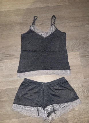 Schlafanzug, merk: Anna Field, staat: Heel goed, maat: XS / 34 / 6, € 8,00, € 9,10 inclusief Kopersbescherming