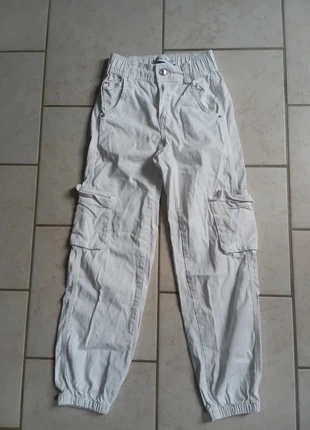 Pantalon cargo Bershka Taille xs, marke: Bershka, zustand: Gut, größe: XS / 34 / 6, 5,00 €, 5,95 € beinhaltet Vinted-Käuferschutz Pro