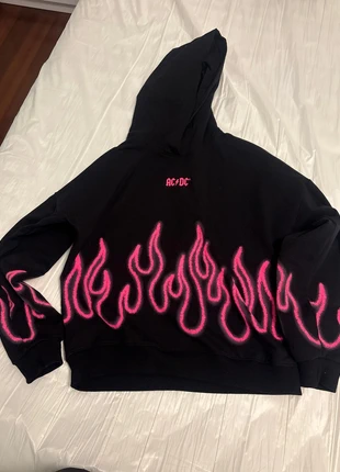 Felpa acdc nera con fiamme fucsia taglia 14 anni, marke: AC/DC, zustand: Neu, größe: 14 Jahre / 164, 8,00 €, 9,10 € inklusive Vinted-Käuferschutz