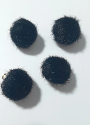 Lot de 4 breloques pompon noir or de 16 mm, merk: Fashion Jewelry, staat: Heel goed, € 1,49, € 2,26 inclusief Kopersbescherming