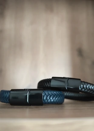 Coppia di bracciali in pelle intrecciata, brand: Vintage Love, condizioni: Nuovo senza cartellino, €14.90, €16.35 include la Protezione acquisti