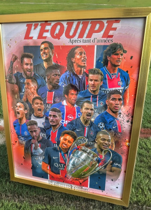 Création graphique A3 encadrée collector PSG x L’Équipe – Après tant d’années, marke: Paris Saint-Germain, zustand: Neu, 24,50 €, 26,43 € inklusive Vinted-Käuferschutz