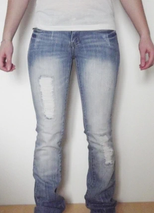 Jean bleu délavé déchiré, état: Très bon état, taille: XS / 34 / 6, 3,00 €, 3,85 € Protection acheteurs incluse