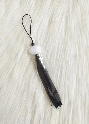 Bijou de sac ou téléphone fleur de lotus blanche noire style asiatique zen chinois, staat: Nieuw met prijskaartje, € 4,50, € 5,43 inclusief Kopersbescherming