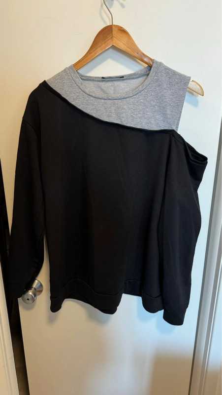 One Shoulder Sweatshirt 1