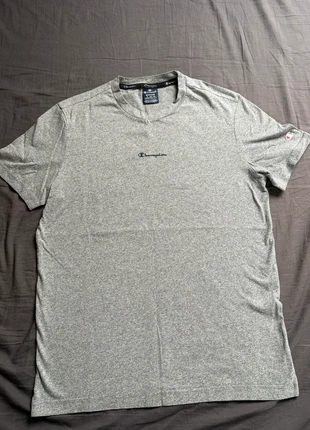 T-shirt gris chiné de la marque Champion – taille M, marque: Champion, état: Très bon état, taille: M, 5,00 €, 5,95 € Protection acheteurs incluse