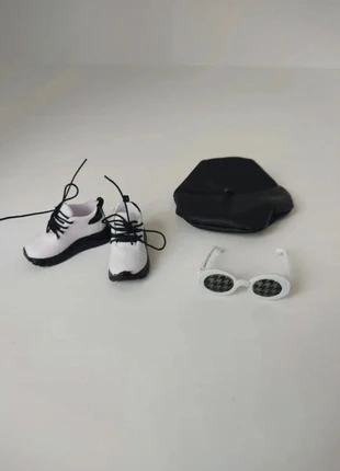 Zuru mini fashion béret lunettes série 3 barbie integrity, marke: ZURU, zustand: Sehr gut, größe: Einheitsgröße, 9,00 €, 10,15 € inklusive Vinted-Käuferschutz