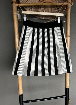 Falda Maje blanco y negro, marque: Maje, état: Très bon état, taille: M / 38 / 10, 20,00 €, 21,70 € Protection acheteurs incluse