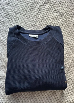 Pull Lacoste logo brodée taille M en très bon état pull 41, marque: Lacoste, état: Très bon état, taille: M, 24,00 €, 25,90 € Protection acheteurs incluse