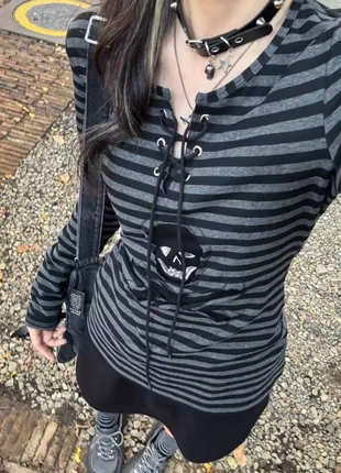 y2k skull long sleeve gothic retro lace up hourglass look graphic top asian, brand: Japan Style, condizioni: Nuovo senza cartellino, taglia: S / IT 40 / EU 36, €30.00, €32.20 include la Protezione acquisti