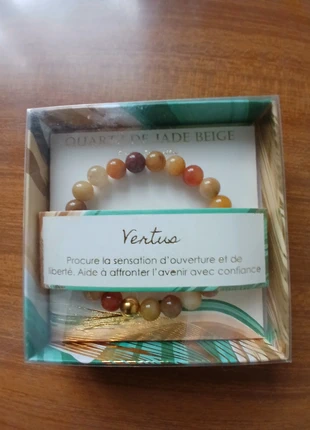 Bracelet jade beige neuf, marque: Vertus, état: Neuf sans étiquette, 5,00 €, 5,95 € Protection acheteurs incluse