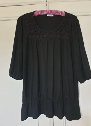 Schwarze 3/4 arm Shirtbluse mit Häkelei , merk: Yessica, staat: Heel goed, maat: XL / 42 / 14, € 3,00, € 3,85 inclusief Kopersbescherming