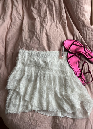 white mini skirt, marque: Zara, état: Neuf sans étiquette, taille: S / 36 / 8, 18,00 €, 19,60 € Protection acheteurs incluse