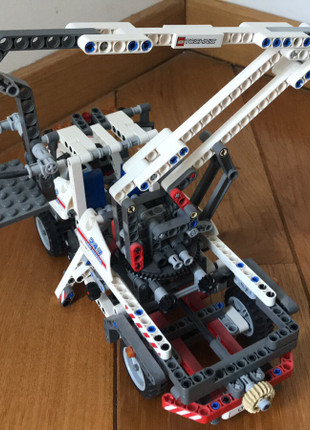 LEGO Technic - 8071 - Jeu de Construction - Le Camion-Nacelle : LEGO:  : Jeux et Jouets