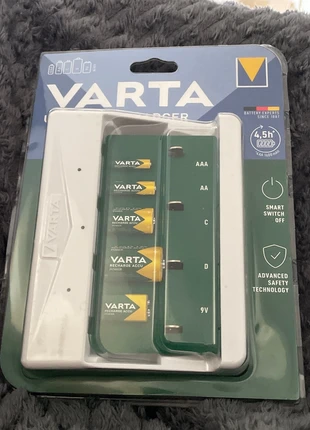Chargeur de pile, brand: VARTA, condizioni: Nuovo con cartellino, €15.00, €16.45 include la Protezione acquisti
