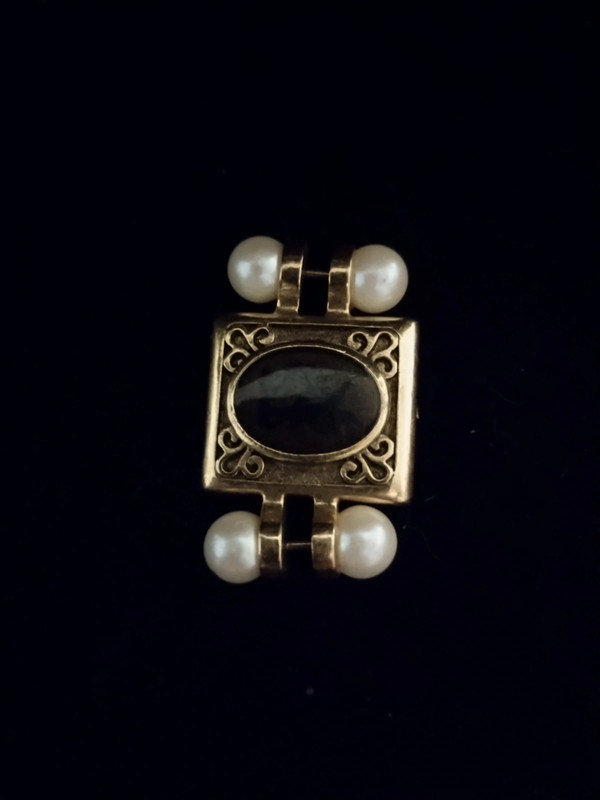 Beautiful vintage gold black and pearl pendant