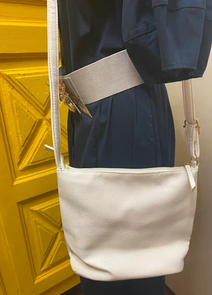 Avon borsa tracolla, brand: AVON, condizioni: Ottime, €5.00, €5.95 include la Protezione acquisti