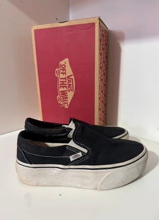 Zapatillas vana negras plataforma blanca, marca: Vans, estado: Bueno, tamaño: 37, 10,00 €, 11,20 € Protección al comprador Pro incluida