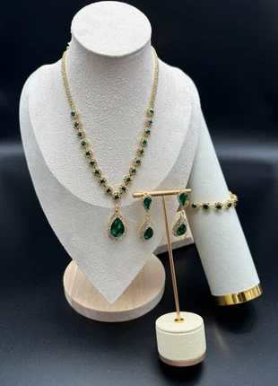 Parure de bijoux vert et or, état: Neuf avec étiquette, 8,00 €, 9,10 € Protection acheteurs incluse