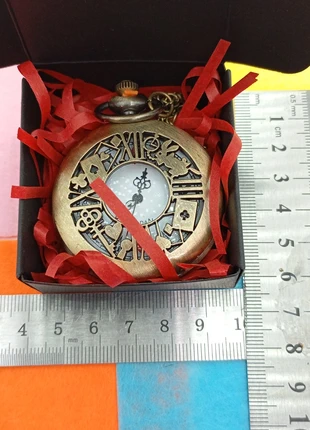 Montre à gousset Alice in wonderland, merk: Alice in wonderland, staat: Heel goed, maat: 47 mm & groter, € 5,00, € 5,95 inclusief Kopersbescherming Pro