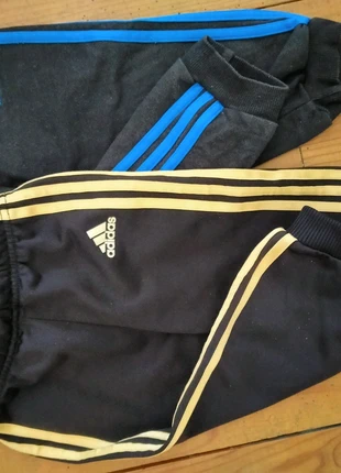 2 joggings adidas , marke: Adishatz, zustand: Sehr gut, größe: 9-12 Monate / 74, 5,00 €, 5,95 € inklusive Vinted-Käuferschutz