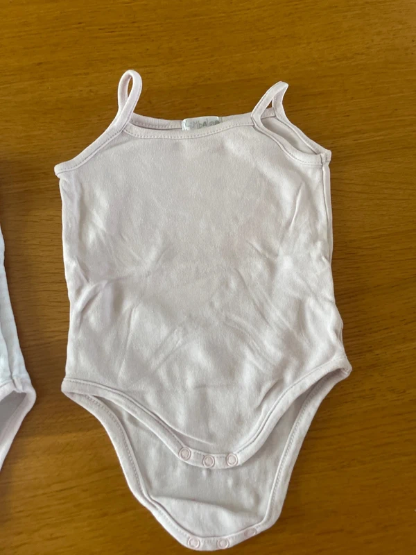 Lot 3 body sans manche fille 6 mois - photo numéro 3