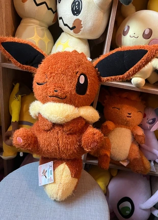Peluche Pokémon Évoli / Eevee / Evoli – Officielle NEUVE pikachu et Eevee - noël, merk: Pokémon, staat: Nieuw met prijskaartje, maat: M, € 32,90, € 35,25 inclusief Kopersbescherming Pro