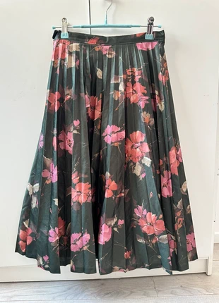 Jupe longue plissée fleurs, marque: Vintage Dressing, état: Très bon état, taille: S / 36 / 8, 8,00 €, 9,10 € Protection acheteurs incluse